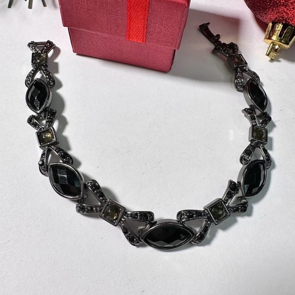 Unbranded Jewelry - Vintage Black Gold Bow + Faux Onyx Bracelet 8" Goth Whimsigoth Dark Fairy Grunge